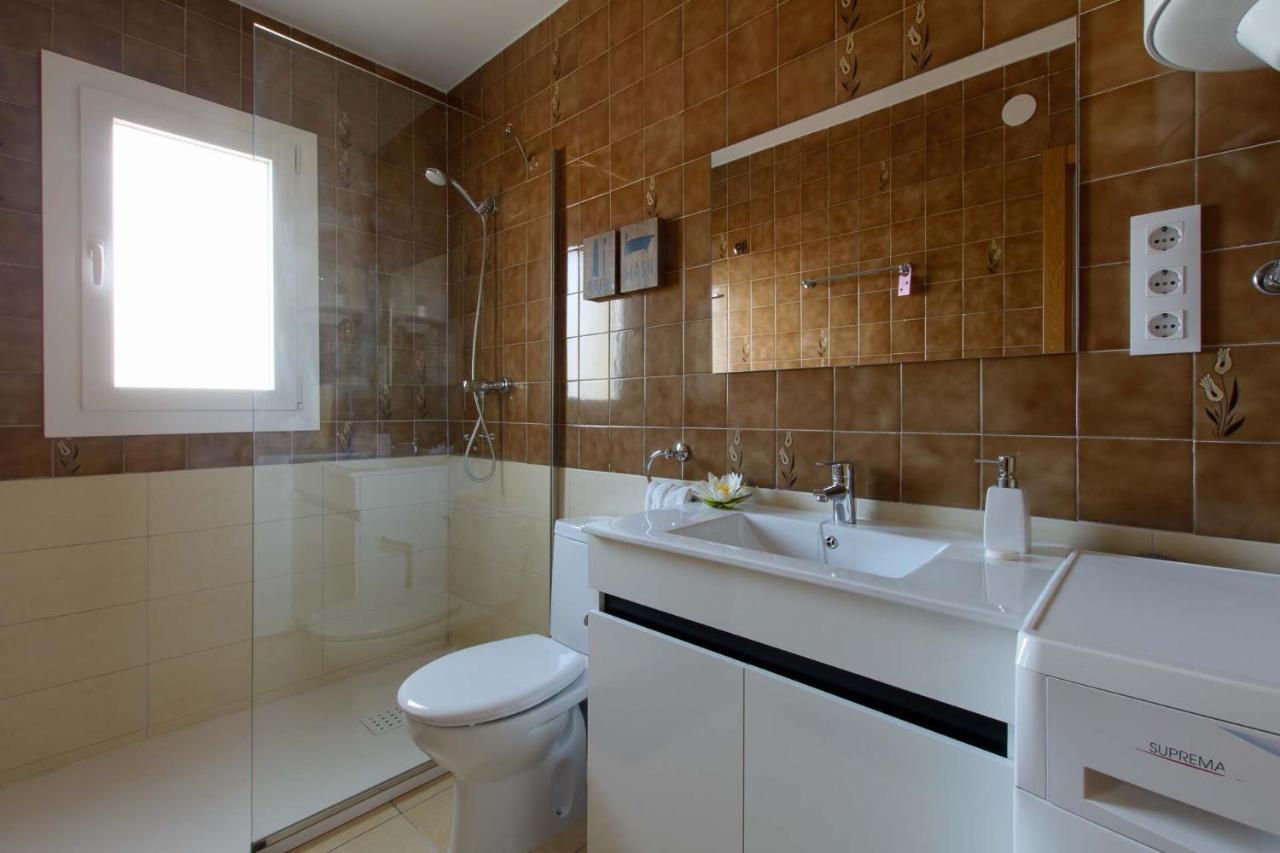 Apartaments La Pertusa 2O Corca  外观 照片